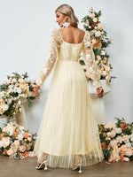 Load image into Gallery viewer, Simplee Elegant embroidery tulle floral wedding dress
